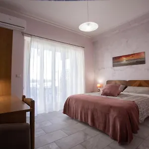 Etna Sea House Panzió